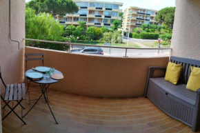 Nice 18 m with BALCONY - near the BEACH